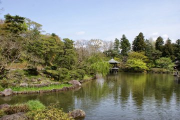 <p>View #2 of the Gardens at the Naritasan temple</p>