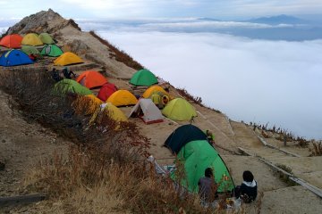 Outside Enzanso&nbsp;&ndash; reserving camp space is also an option!