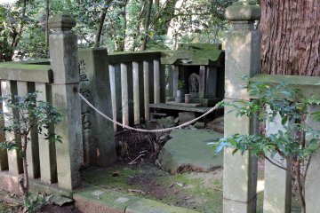 <p>This is a sacred area and entry is not permitted</p>