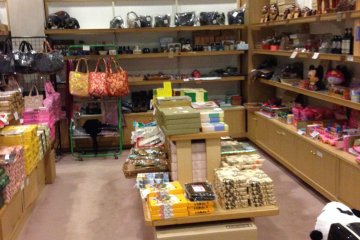 <p>In the lobby is s small shop selling sweets and souvenirs</p>