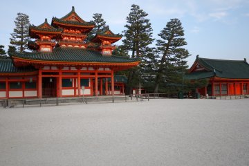 <p>Heian Jingu Shrine</p>
