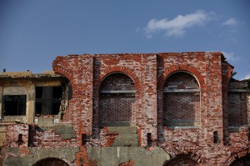 <p>In the General Office Building there was a large communal bath for miners, which was always black from the coal dust on the miners' bodies</p>