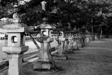 <p>Stone lanterns on the shore</p>