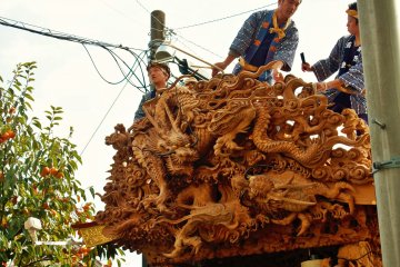<p>The carvings and detail on each float is amazing</p>