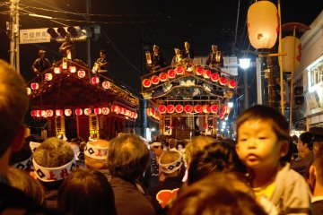 <p>It is hard to move around, but because of the height of the floats, you should be able to see (and hear!) the show</p>