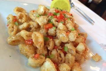 <p>Side order of Calamari was great for starters, 2,100yen</p>