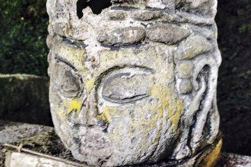 <p>One of many interesting sculptures that adorn this sacred cave.</p>