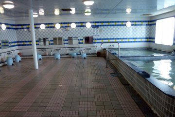 <p>The fantastic public segregated bath.</p>