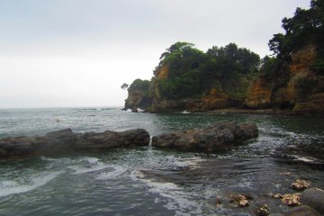 Looking south from Rokkakudo out across the Pacific Ocean