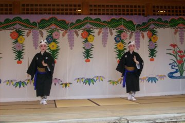 There are four or five different dances at each performance