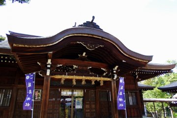 <p>Front view of the prayer hall of Fujishima Shrine</p>