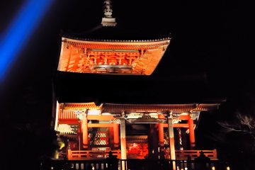 <p>Although there are many World Heritage Sites in Kyoto, Kiyomizu Temple is especially popular and crowded</p>