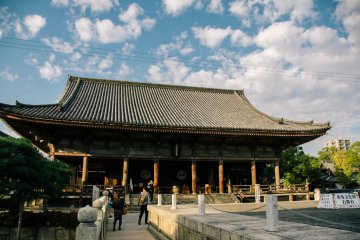 <p>Temple goers</p>