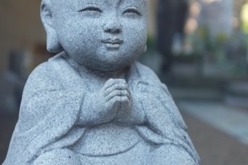 <p>입구에 들어서면, 이 석상이 반갑게 맞이해준다.</p>