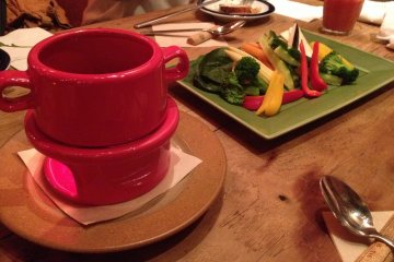 <p>Crudit&eacute;s with a hot dipping sauce</p>