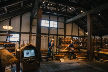 <p>Informational videos are available in both Japanese and English</p>