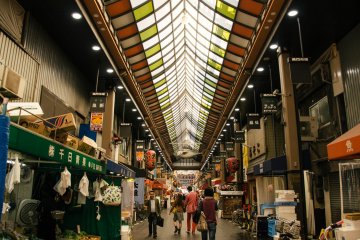 The total length of Kuromon Market is 580 meters long and more or less 191 stores.