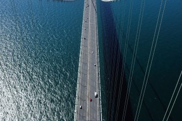 <p>Standing 300 meters above the sea, what a wonderful view!</p>