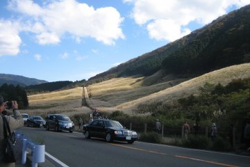 <p>The pampas grass field is located in the middle of Lake Ashi and Sengoku. You can take the bus for&nbsp;for Togendai from Hakone-Yumoto; the bus stop is called&nbsp;Sengoku-kogen.</p>