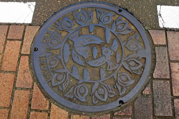 <p>Imazu's manhole cover</p>