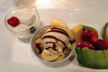 <p>Stunning desserts featuring the finest diary, chocolate and fruits of the season.</p>