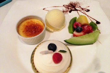 <p>Stunning desserts featuring the finest diary, chocolate and fruits of the season.</p>