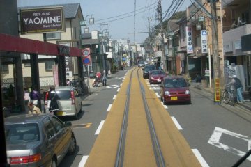 <p>Mixing it with the traffic on Enoshima's streets</p>