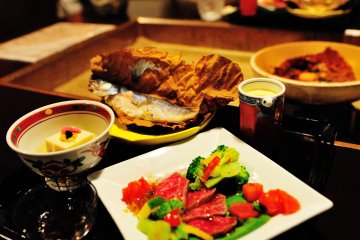 <p>Hida beef marinade and freshwater fish broiled with salt</p>