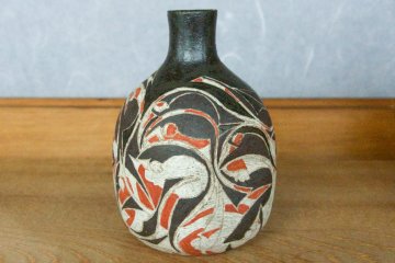 <p>Gaya tembikar tradisional Kasama</p>