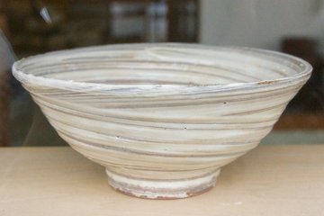 <p>Gaya tembikar tradisional Kasama</p>