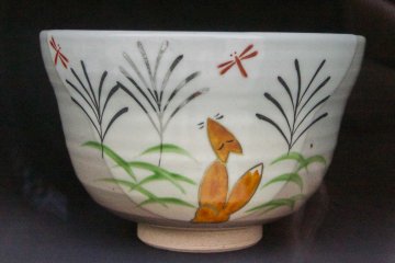 <p>Gaya tembikar tradisional Kasama bergambar rubah</p>