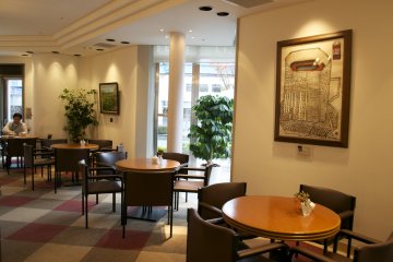 <p>Kafe nyaman di museum, UCC Cofee Road</p>
