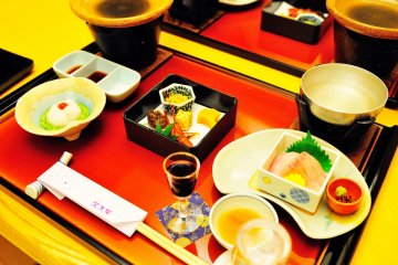 <p>When I went back to my hotel (I stayed at Hosho-kaku), delicious dinner consisting of Hida Takayama specialties was waiting for me!</p>