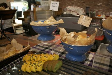<p>That matcha&nbsp;bread was sooo delicious!</p>