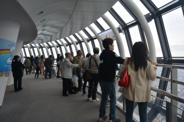 <p>Ruang observasi Skytree</p>