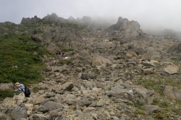 <p>De plus en plus abrupte</p>