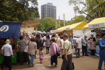 Bazaar in action