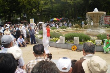 Performance in front of the fountain