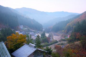 <p>Pemandangan dilihat dari kamar Saya</p>