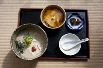 <p>Mamezen Soba (Soymilk Ramen) ชุดใหญ่ที่มาพร้อมเครื่องเคียงแสนอร่อย</p>