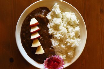 Abe apples' apple curry was so good
