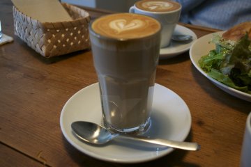 <p>Latte made with love</p>