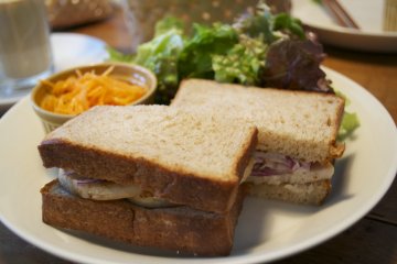 <p>The chicken sandwich</p>