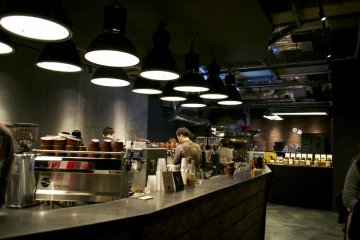 <p>Simple but cool interior, dim lighting, good coffee and hip Jazz and Soul tunes. What else do you need to be happy?</p>