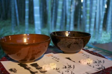 <p>Drinking matcha&nbsp;tea while viewing the bamboo forest! Unique experience</p>