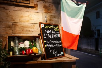 <p>Tre colori yang mencerminkan suasana khas Italia</p>