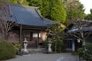 <p>The inner courtyard of the temple's premises</p>
