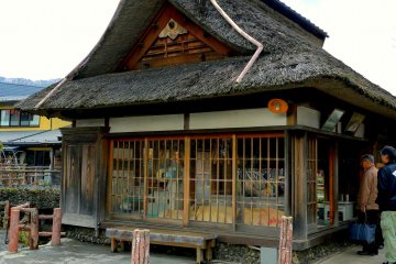 <p>The mill house is also thatched</p>