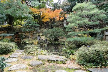 <p>The pond is in the shape of the kanji for "heart"</p>