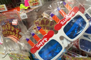 <p>Party over here, party over there! Buy these huge birthday glasses for the next celebrant.</p>